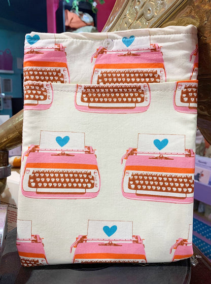 Book Cover Taglia S Typewriters Buttercream